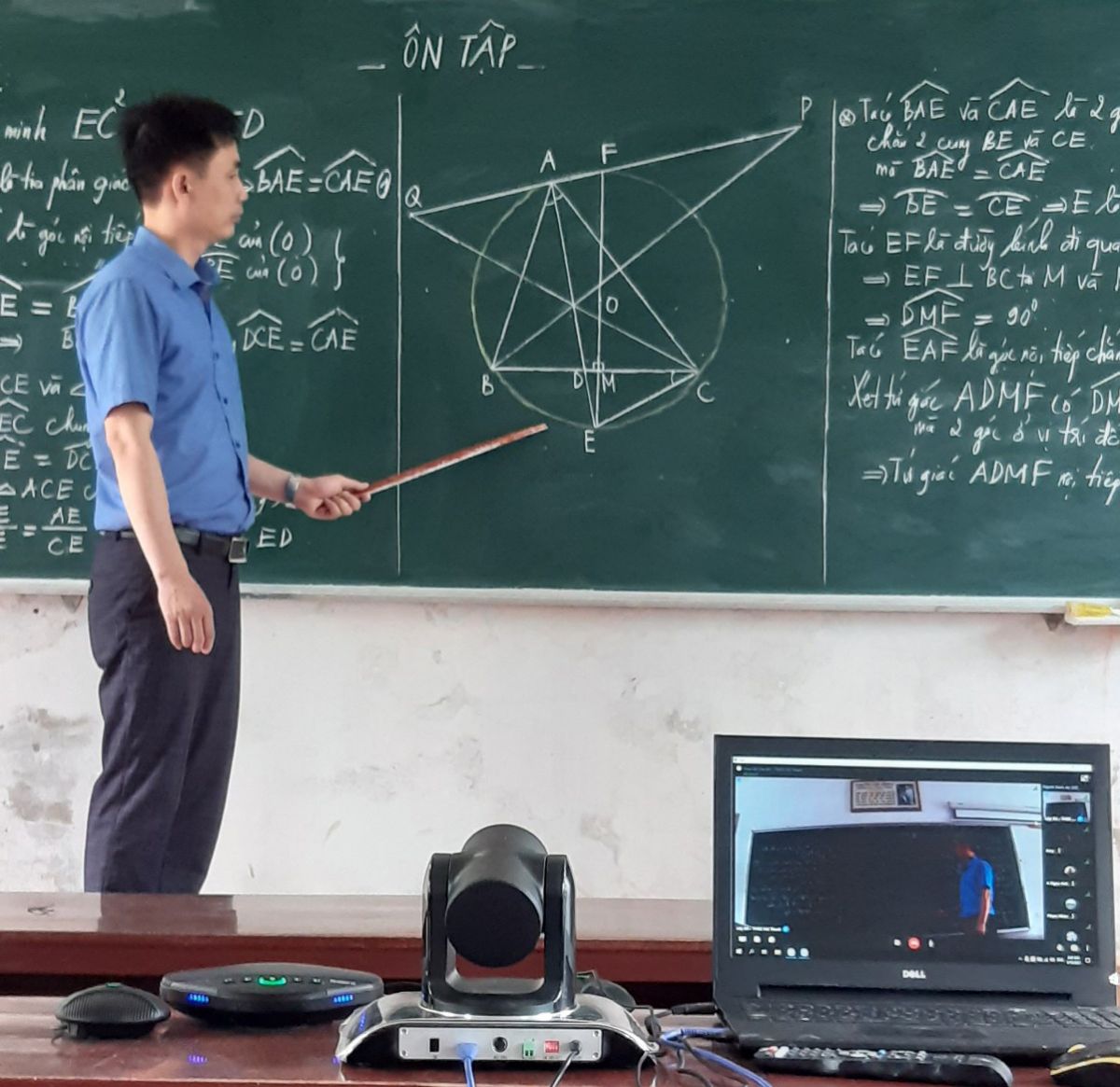 Bổi dạy ôn tập môn toán qua hệ thống SmartROOM của thầy Trần Xuân Diệu.