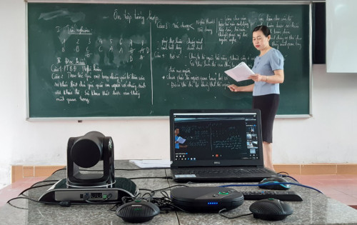 Trải nghiệm phòng học thông minh SmartROOM hỗ trợ chuyển đổi số việc dạy học đầu tiên tại Nam Định