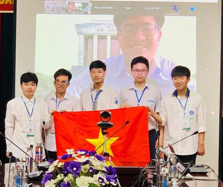6/6 học sinh Việt Nam đoạt huy chương tại Olympic Toán học quốc tế 2021