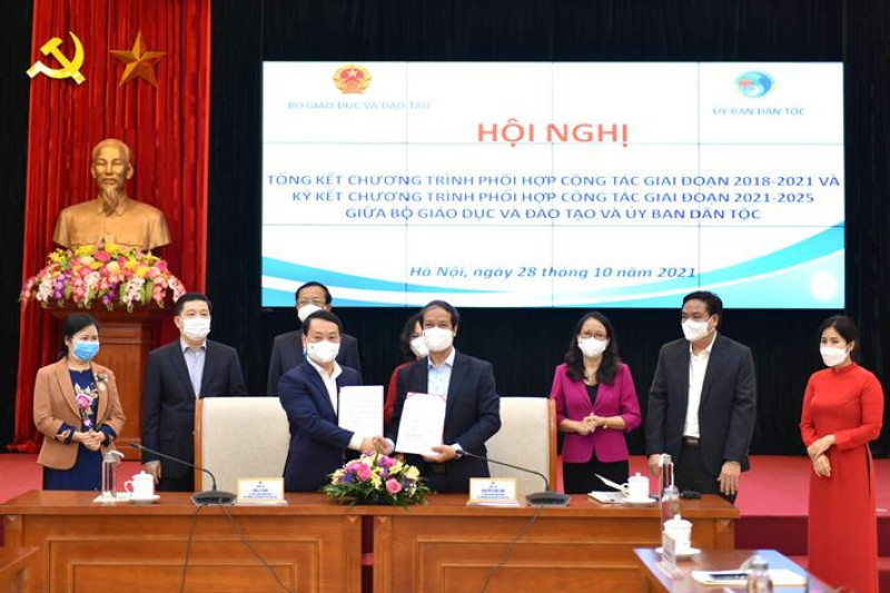 Bộ Giáo dục và Đào tạo, Ủy ban Dân tộc ký kết phối hợp giai đoạn 2021-2025