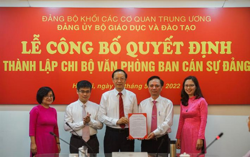 Công bố thành lập Chi bộ Văn phòng Ban Cán sự đảng Bộ GDĐT