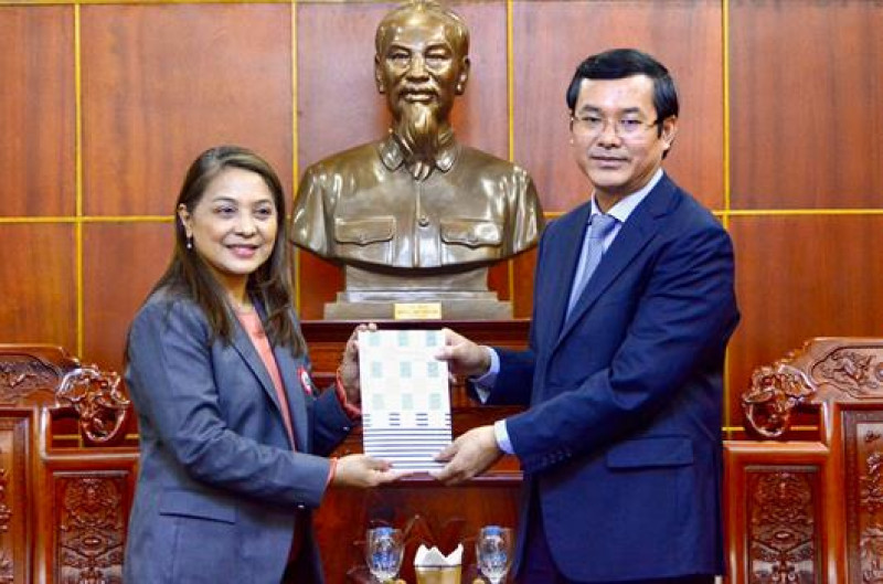 Thứ trưởng Nguyễn Văn Phúc làm việc với Giám Đốc Ban Thư ký SEAMEO