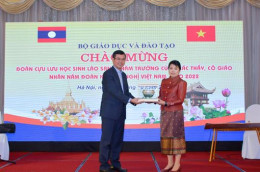 Giao lưu đoàn cựu 100 lưu học sinh Lào về thăm Việt Nam
