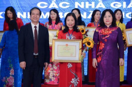 Bộ trưởng Nguyễn Kim Sơn gặp gỡ nhà giáo tiêu biểu kỷ niệm 40 năm ngày Nhà giáo Việt Nam