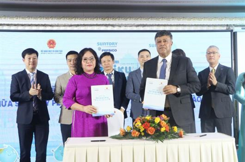 Mở rộng cơ hội tiếp cận nước sạch, vệ sinh môi trường cho học sinh Việt Nam