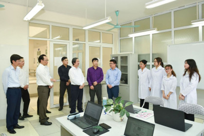 Bộ trưởng Nguyễn Kim Sơn làm việc với Trường Đại học Sư phạm Hà Nội 2