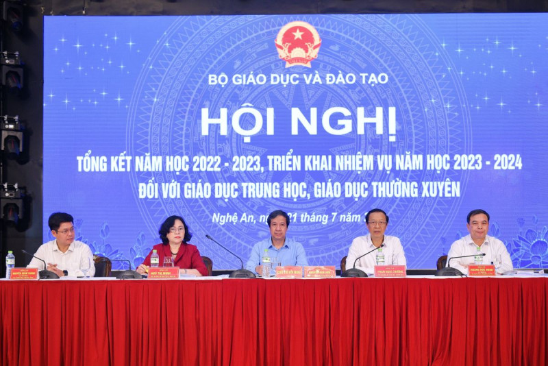Hội nghị tổng kết năm học đối với giáo dục trung học và giáo dục thường xuyên