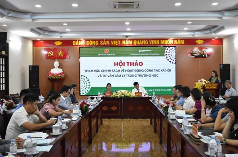 Tham vấn chính sách về hoạt động công tác xã hội và tư vấn tâm lý trong trường học