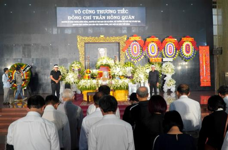 Bộ Giáo dục và Đào tạo viếng GS.TS Trần Hồng Quân