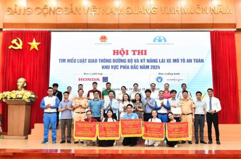 Hội thi tìm hiểu Luật Giao thông đường bộ và kỹ năng lái xe mô tô an toàn