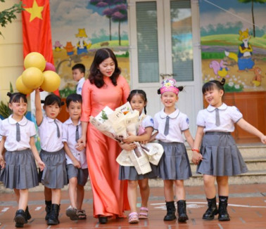 Tôn vinh, bảo vệ và phát triển đội ngũ nhà giáo là đầu tư cho tương lai giáo dục