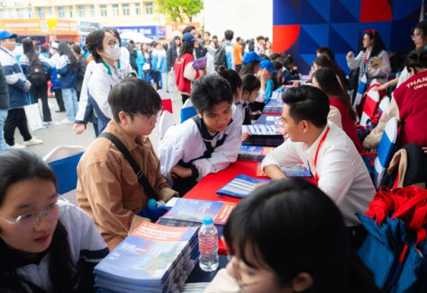 Tuyển sinh đại học 2025: 3 điều quan trọng khi chọn nghề giữa thị trường lao động biến động