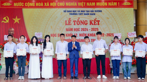 Trường THPT Nam Sách (Hải Phòng): Đoàn kết vượt khó, đạt kết quả toàn diện
