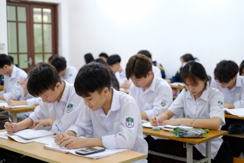 Học nghề sớm – Lựa chọn vững chắc cho tương lai: Mô hình học THPT kết hợp học Nghề tại Trường CĐCN và Thương Mại Hà Nội