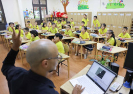 Đưa tiếng Anh trở thành ngôn ngữ thứ hai trong trường học: Tầm nhìn 2045 và những bước đi thực tế