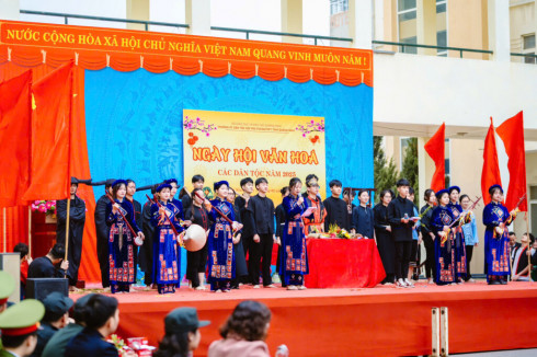 Quảng Ninh chú trọng đào tạo, bồi dưỡng nâng cao chất lượng đội ngũ quản lý và giáo viên vùng dân tộc thiểu số, miền núi