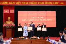 Đẩy mạnh phân cấp, tăng tính tự chủ và minh bạch trong xét khen thưởng
