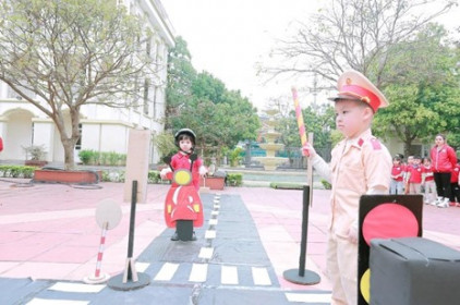 Giáo dục an toàn giao thông cho học sinh phổ thông, hướng tới phát triển con người Việt Nam an toàn và trách nhiệm