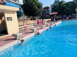 Chính thức ban hành bộ tài liệu đầu tiên Hướng dẫn dạy bơi an toàn cho học sinh