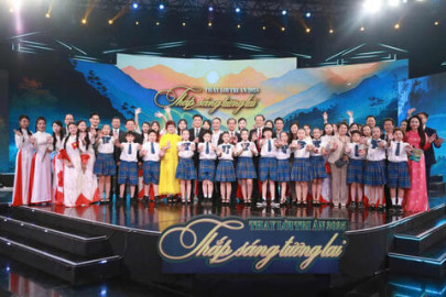 Chương trình “Thay lời tri ân” 2025: Thắp sáng tương lai