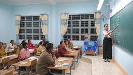 Nâng cao chất lượng đội ngũ, thực hiện công tác xoá mù chữ vùng khó