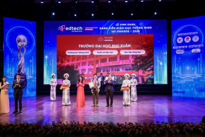 Trường Đại học Phú Xuân được vinh danh Sáng kiến Giáo dục Thông minh – dẫn đầu trong chuyển đổi số