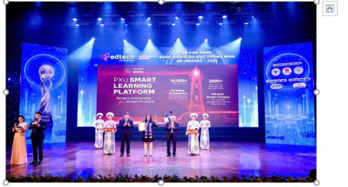 Trường Đại học Phú Xuân được vinh danh Sáng kiến Giáo dục Thông minh – dẫn đầu trong chuyển đổi số