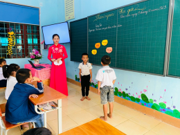 Những người thầy tự học tiếng dân tộc thiểu số để đưa tiếng Việt đến với học trò