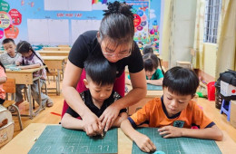 Nâng cao chất lượng đội ngũ nhà giáo vùng dân tộc thiểu số: Tận tâm gieo chữ cho học sinh dân tộc nội trú