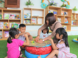 Cần chính sách đủ mạnh cho giáo viên mầm non vùng khó