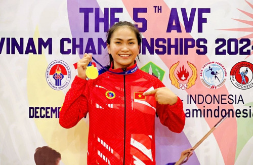 Câu chuyện ấn tượng về nữ sinh người S’tiêng xuất sắc và 3 tấm Huy chương vàng