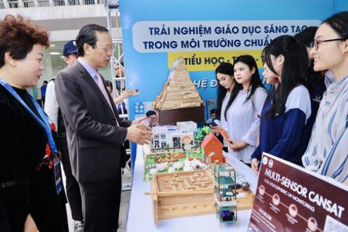 Khai mạc Cuộc thi nghiên cứu khoa học kỹ thuật dành cho học sinh THCS, THPT