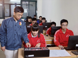 Ban hành quy định chuẩn nghề nghiệp giảng viên cao đẳng