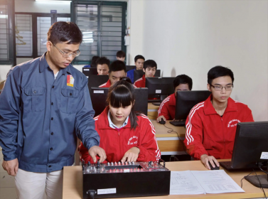 Ban hành quy định chuẩn nghề nghiệp giảng viên cao đẳng