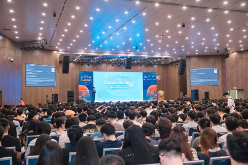 FPTU Career Summit 2026: Các chuyên gia “chỉ điểm” những năng lực giúp người trẻ “sống còn” trong kỷ nguyên AI
